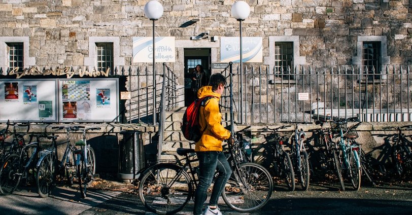 Estudiar y Trabajar en Irlanda 2026: Guía completa para latinos (Chile, México, Argentina y más)