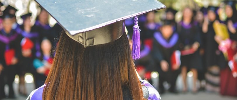 Faça sua graduação ou pós com a Vibe Intercâmbios: Alemanha, Espanha e Dubai